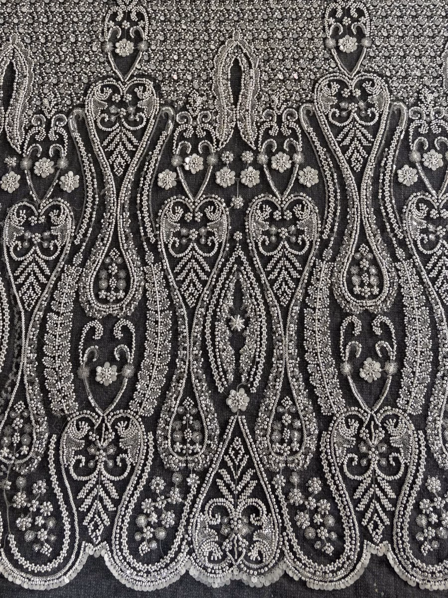 SEQUIN EMBROIDERED MESH L117 fabric detail 3